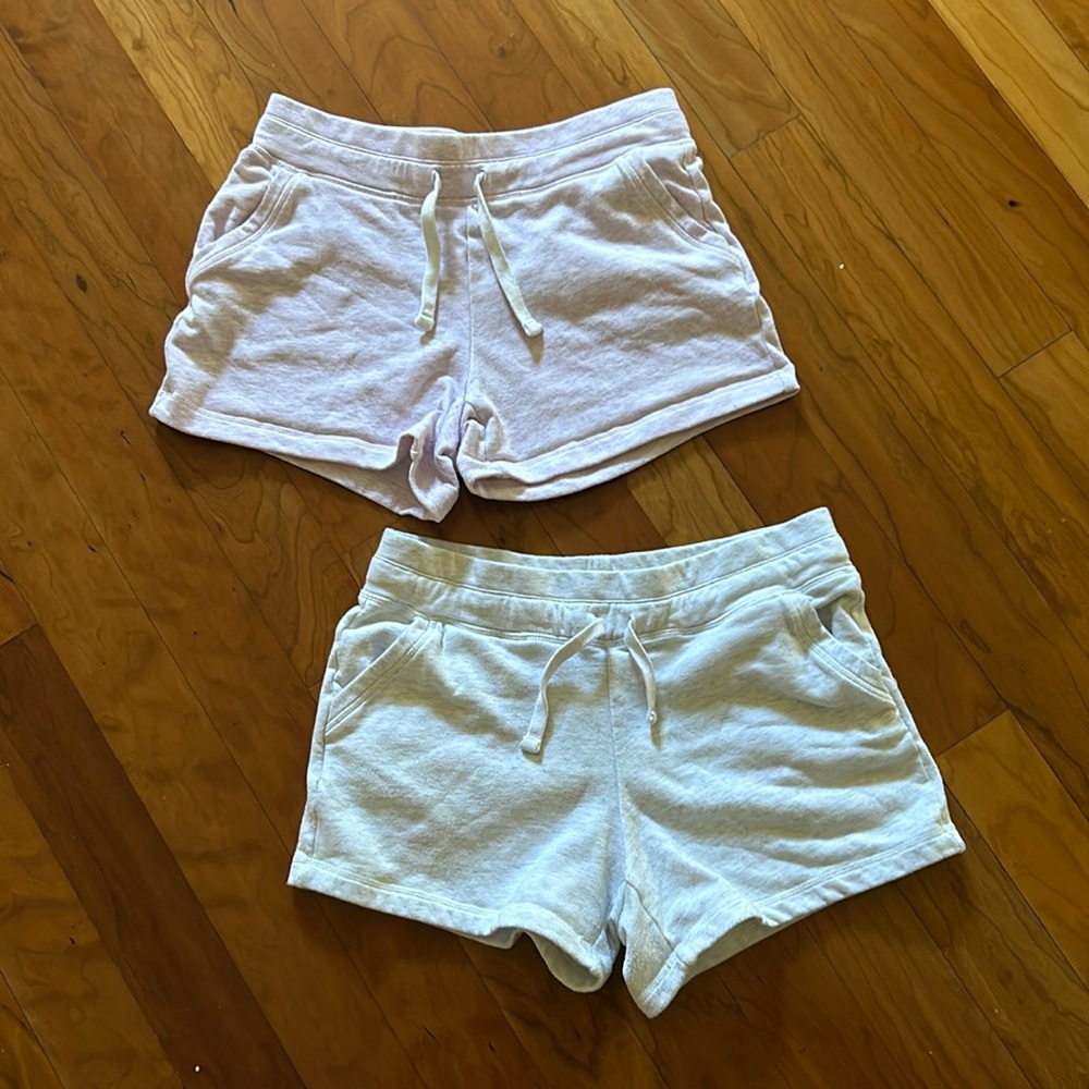 2 pairs of sweat shorts